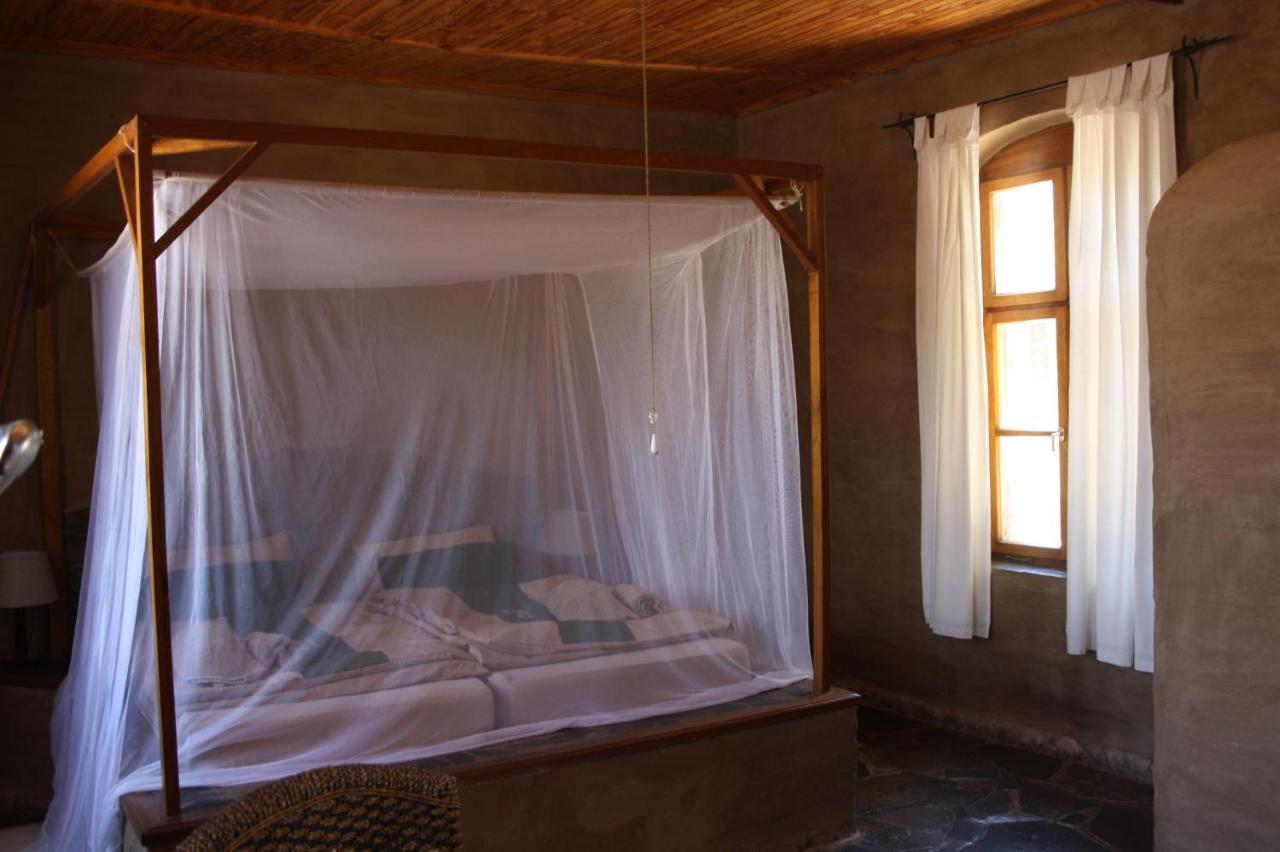 Fort Sesfontein Lodge & Safaris Exterior foto